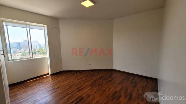 Alquilo Amplio Departamento Ideal Para Una Persona Con Vista A El Olivar ID: 1032689