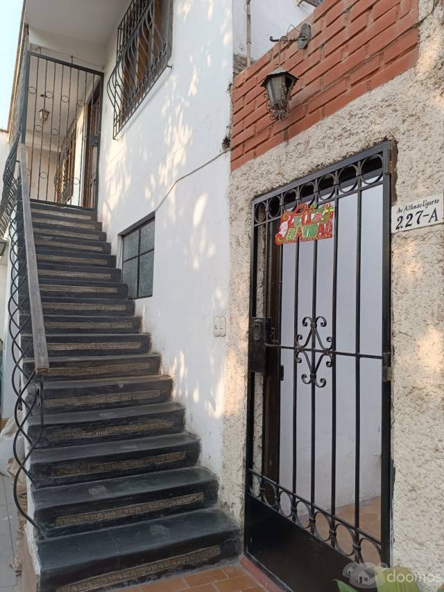 ALQUILO AMPLIO Y MODERNO DEPARTAMENTO EN SEGUNDO PISO