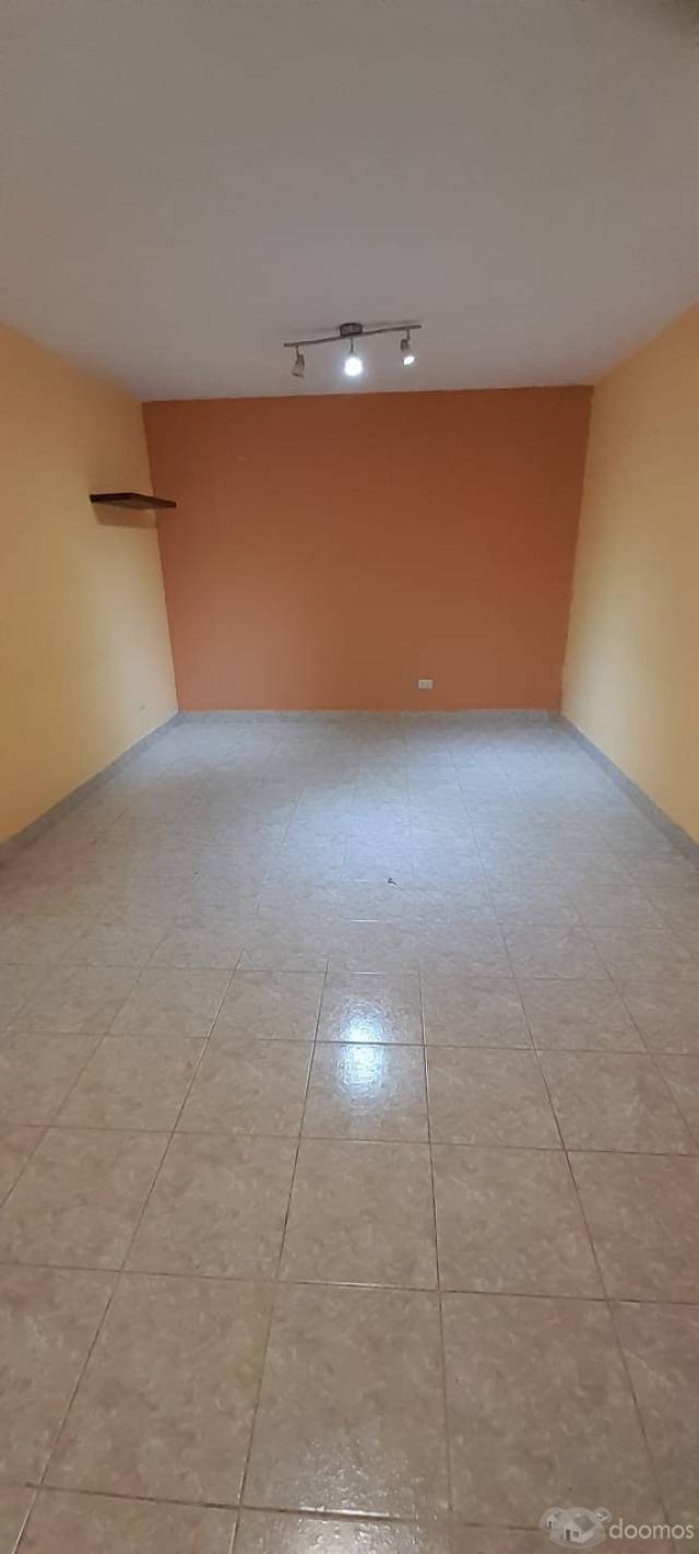 Casa de 1 Piso en ENACE cerca al Parque Grau y Univ. Continental