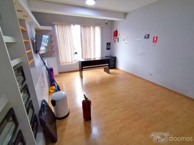 Alquiler San Isidro DOS DE MAYO - Oficina en Centro Comercial de 1 Ambiente - Área: 28m²