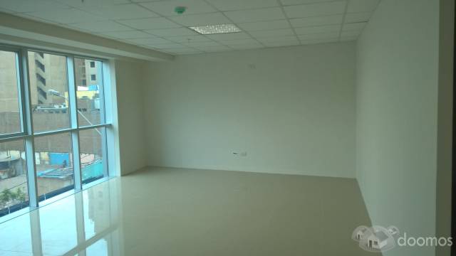Alquilo oficina de Estreno de 150 m2 en Miraflores a 2400 dólares