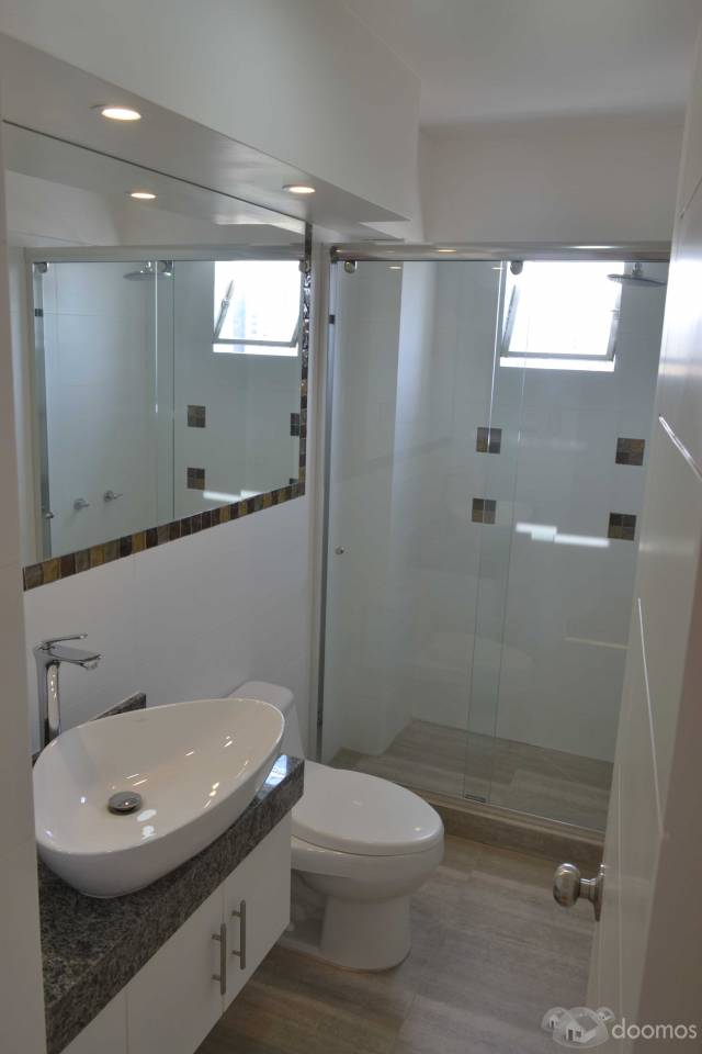 VENTA DE DUPLEX FRENTE A PARQUE MIRAFLORES